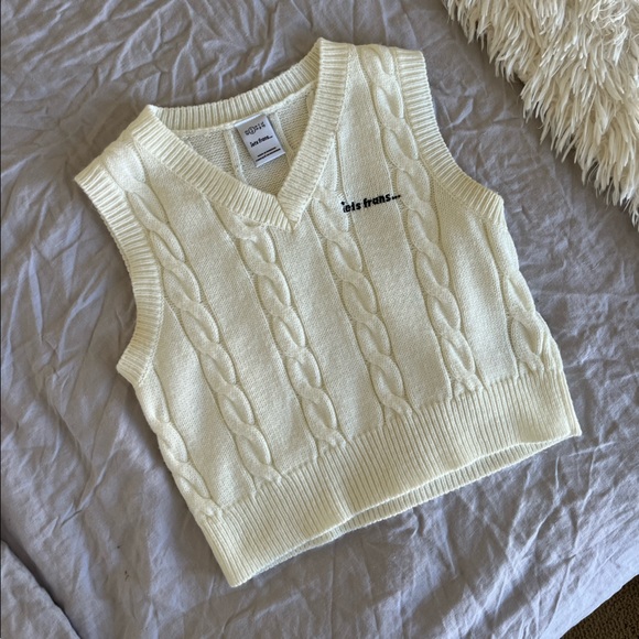 IETS FRANS Sweater Vest Crop - Picture 2 of 3